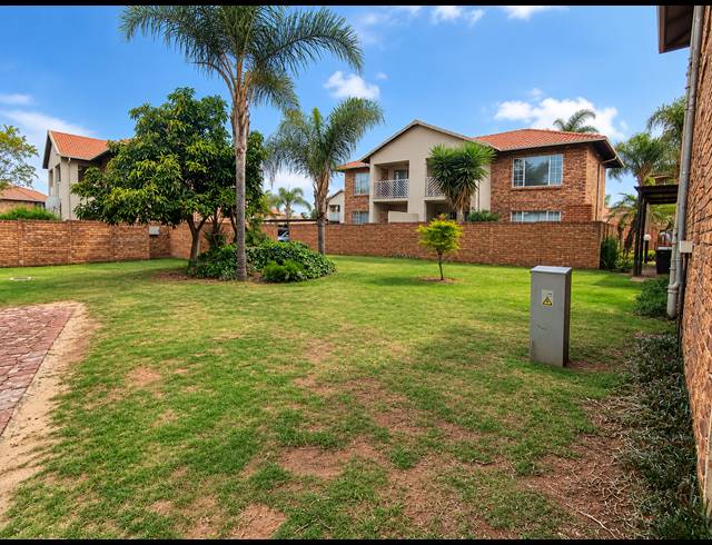 2 BEDROOM APARTMENT FOR SALE IN HIGHVELD